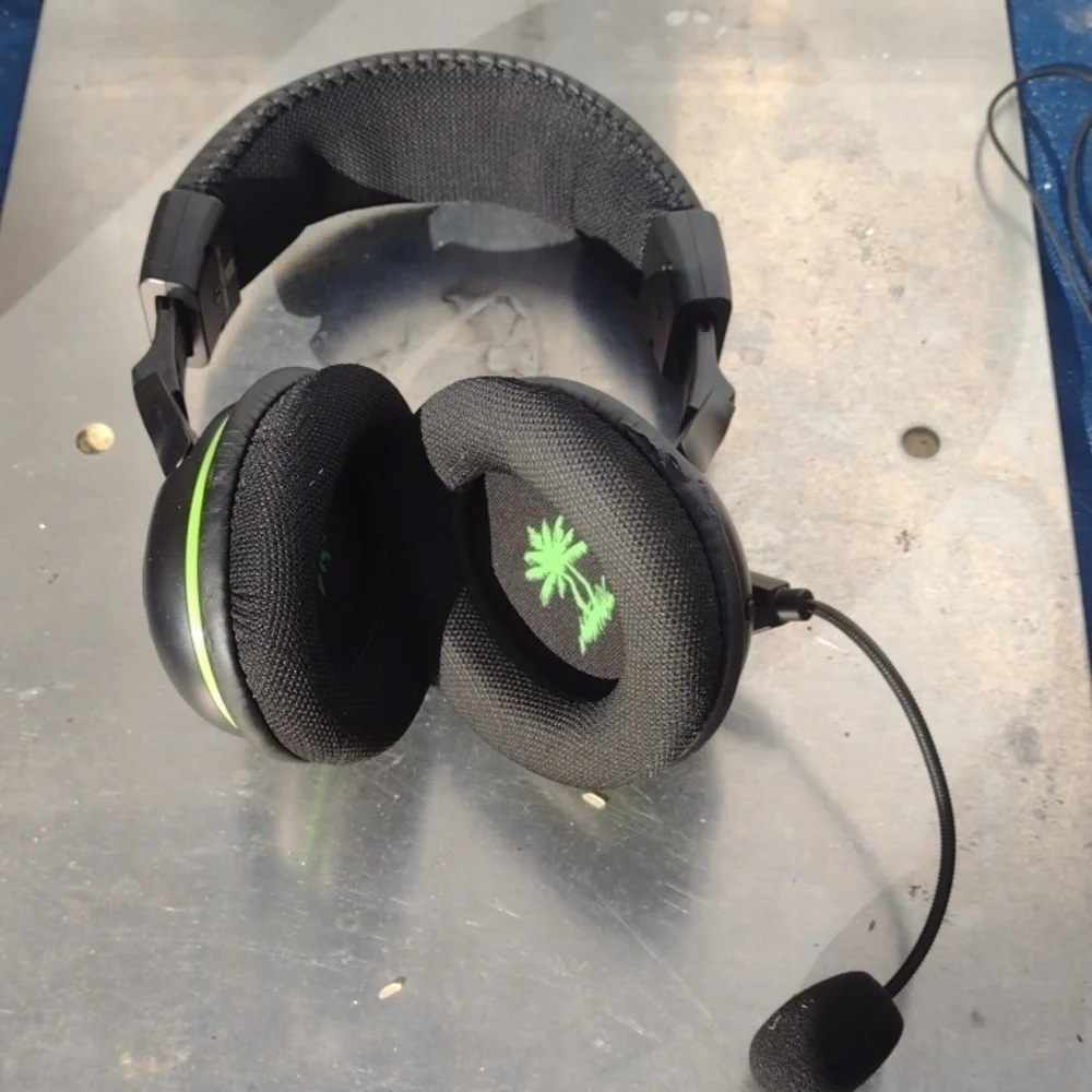 X32 Turtle Beach Black Gaming Headset NWOT